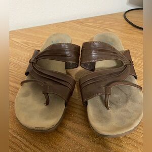 YUU Brand Women’s Sandals. Size 9 in Brown